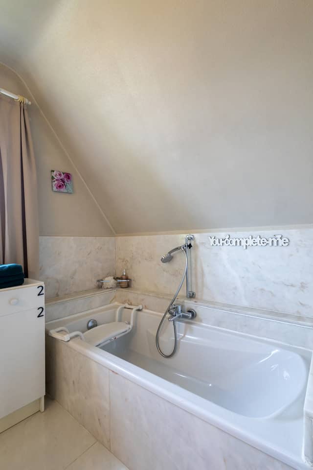 B&B ROZERIE bv 11