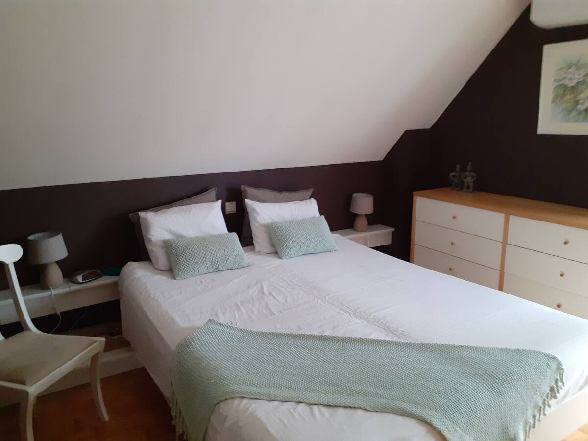 Buitenaanzicht van Twee kamers in Reet, Reet