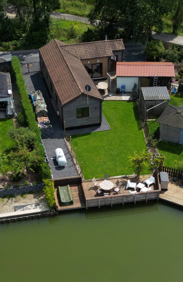 Chal'eau de Wolf, vakantiewoning in Liezele